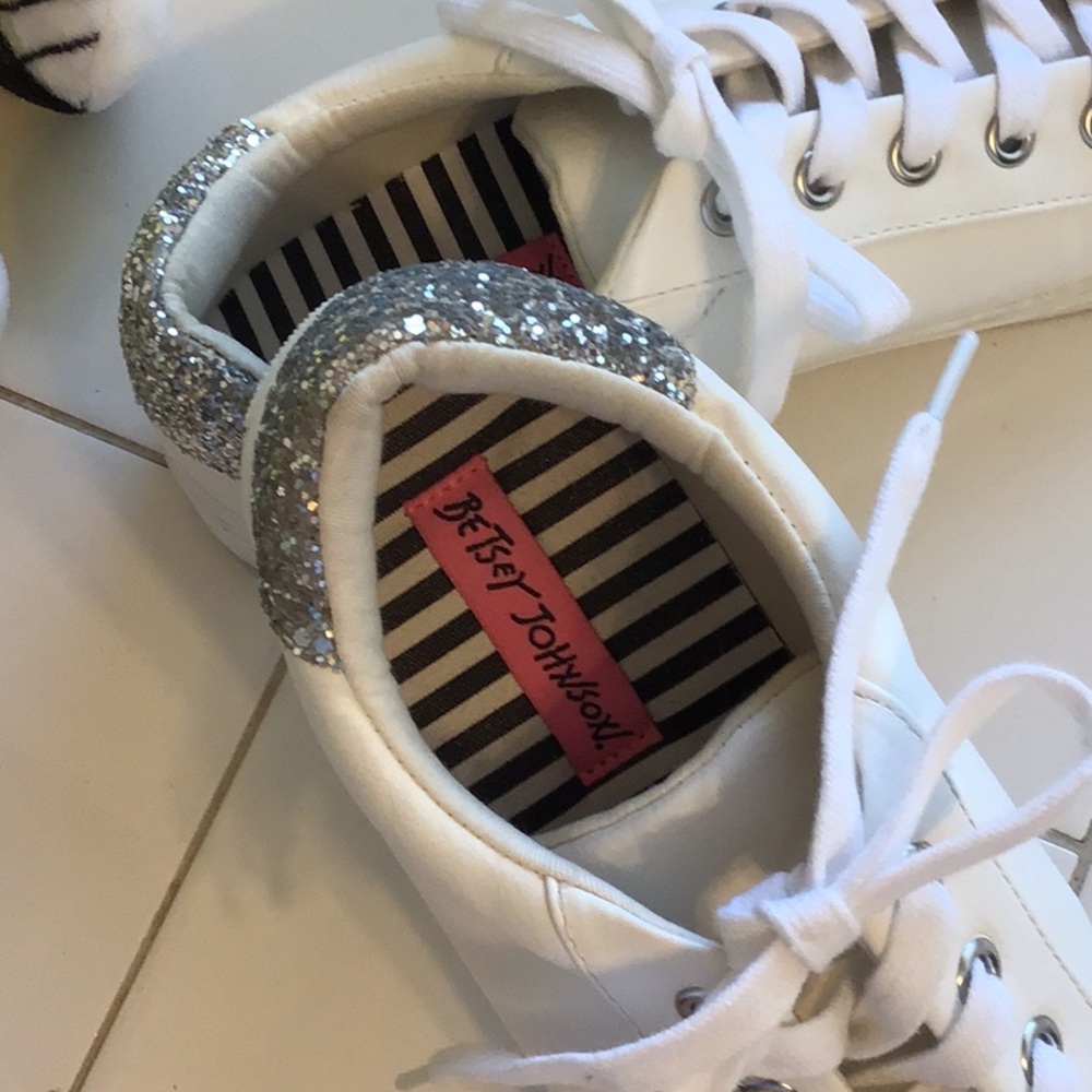 ‘Betsy Johnson’ White w/Red Velvet Hearts/Glitter Lace-Up Sneakers - Picture 6 of 8